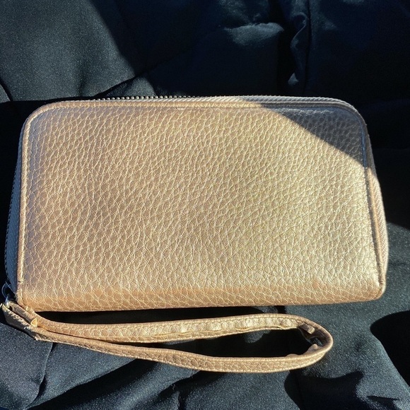 SALE! Adrienne Vittadini Gold Wristlet - Picture 2 of 7